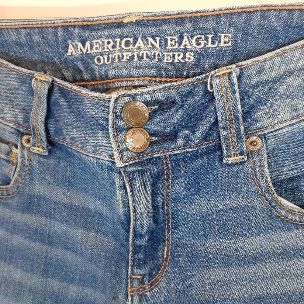 🎉 American Eagle women’s low rise Artist Crop stretch jeans size 4 - Picture 2 of 6